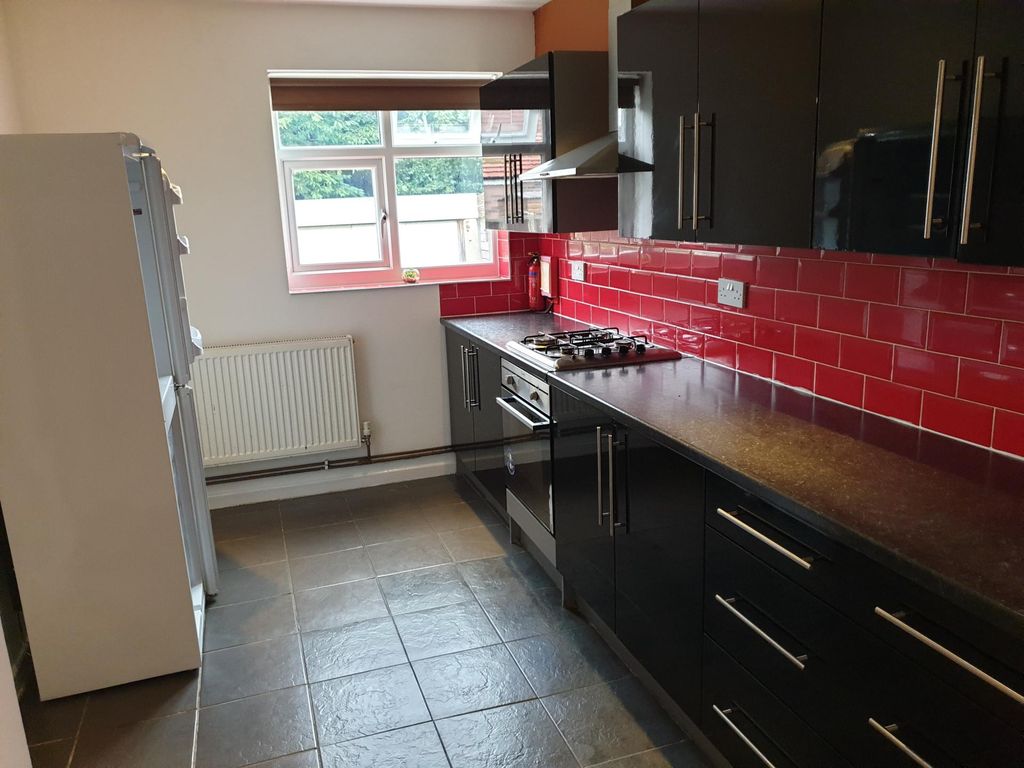 Property photo 3 of 18 Photo 2