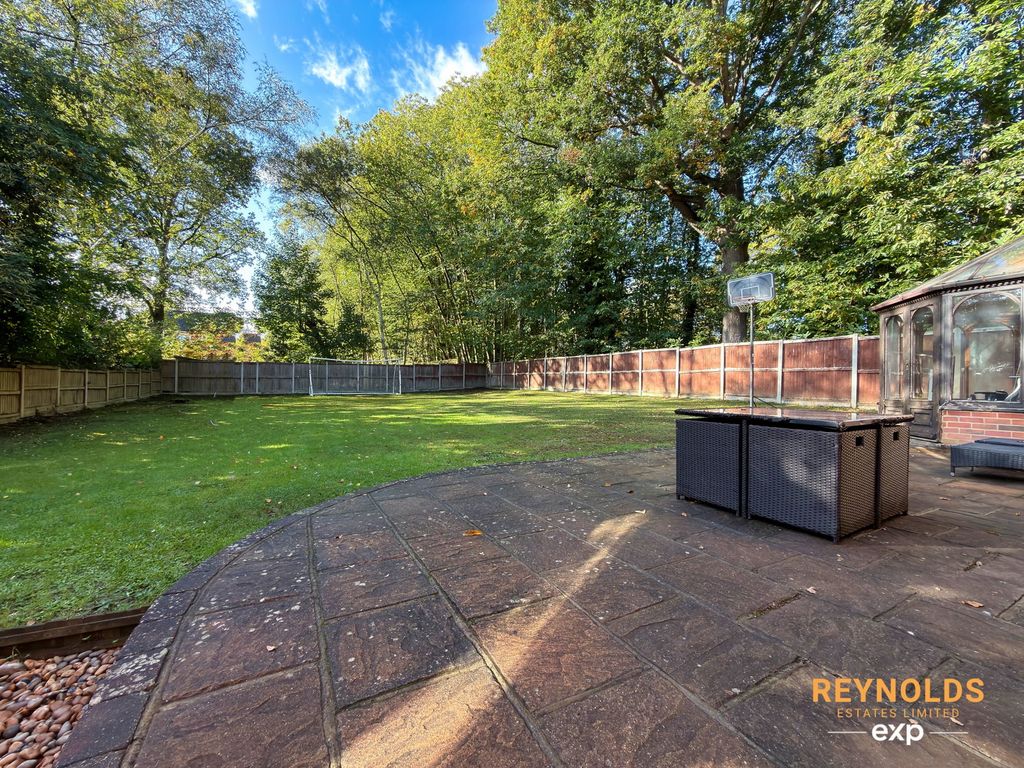 Property photo 2 of 21
