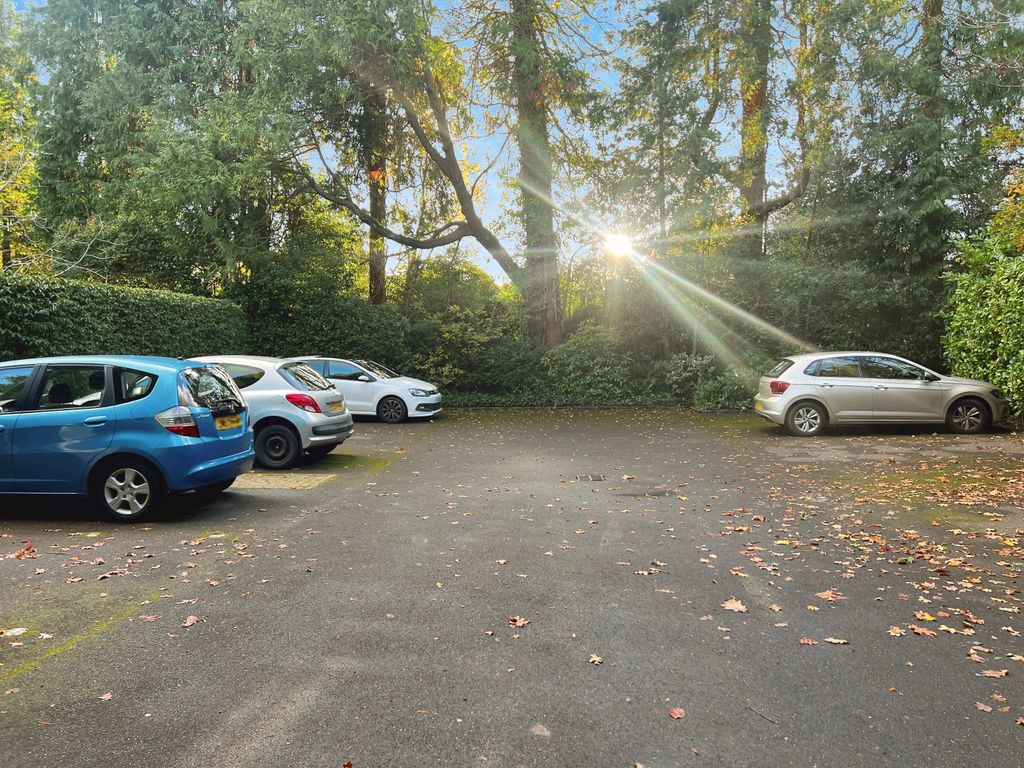 Property photo 2 of 20 B1968Eab-Carpark