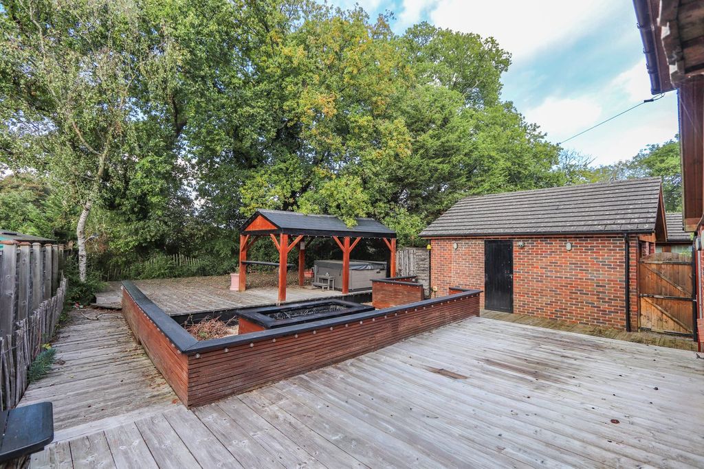 Property photo 2 of 18