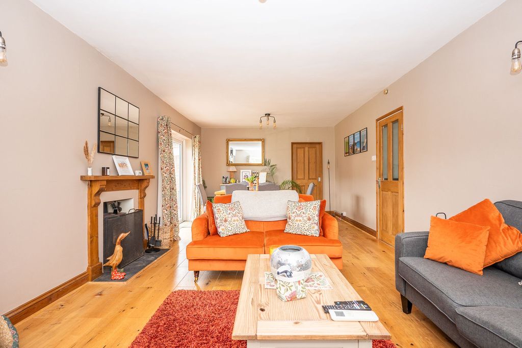 Property photo 3 of 22