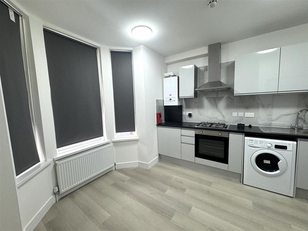 Property photo 2 of 4 Reception Area.Jpg