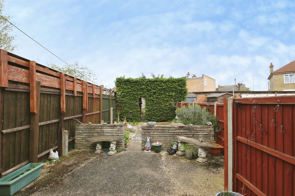 Property photo 2 of 13