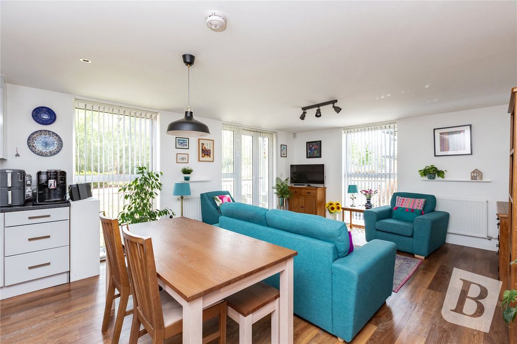 Property photo 3 of 13 Picture No. 05
