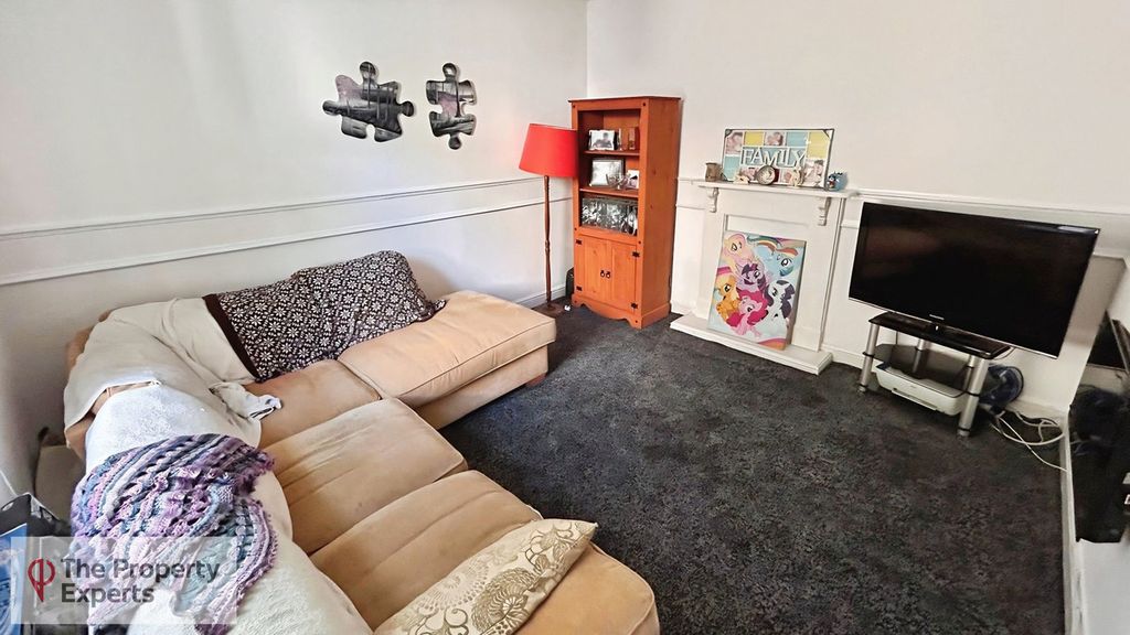 Property photo 2 of 7