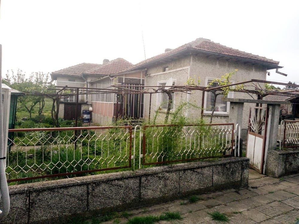 Property photo 2 of 16