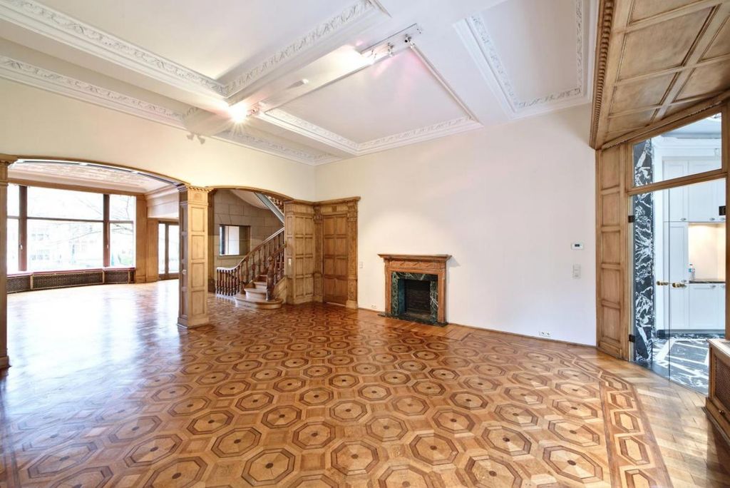 Property photo 3 of 37