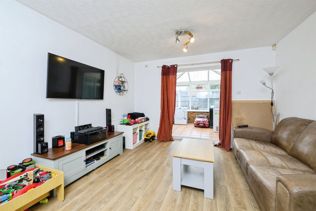 Property photo 2 of 14