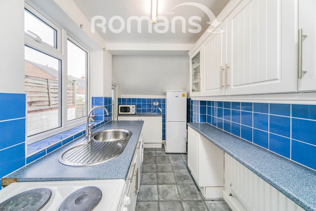 Property photo 2 of 12 Fe7Fd1c0-d4E3-4Bb0-9