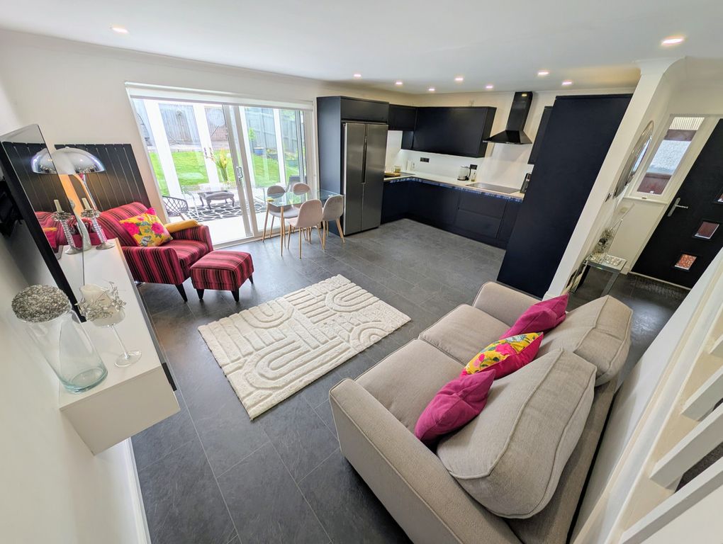 Property photo 1 of 30