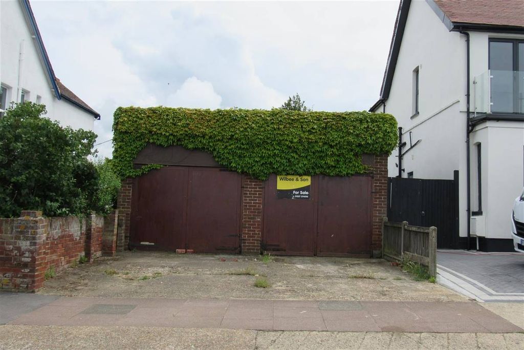 Property photo 1 of 5