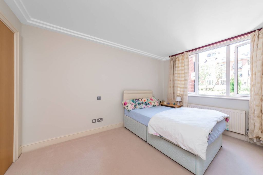 Property photo 3 of 6