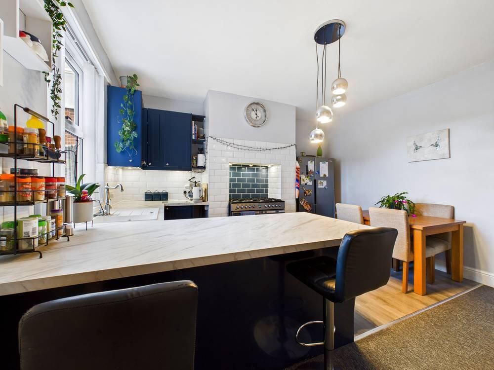 Property photo 2 of 24 Kitchen