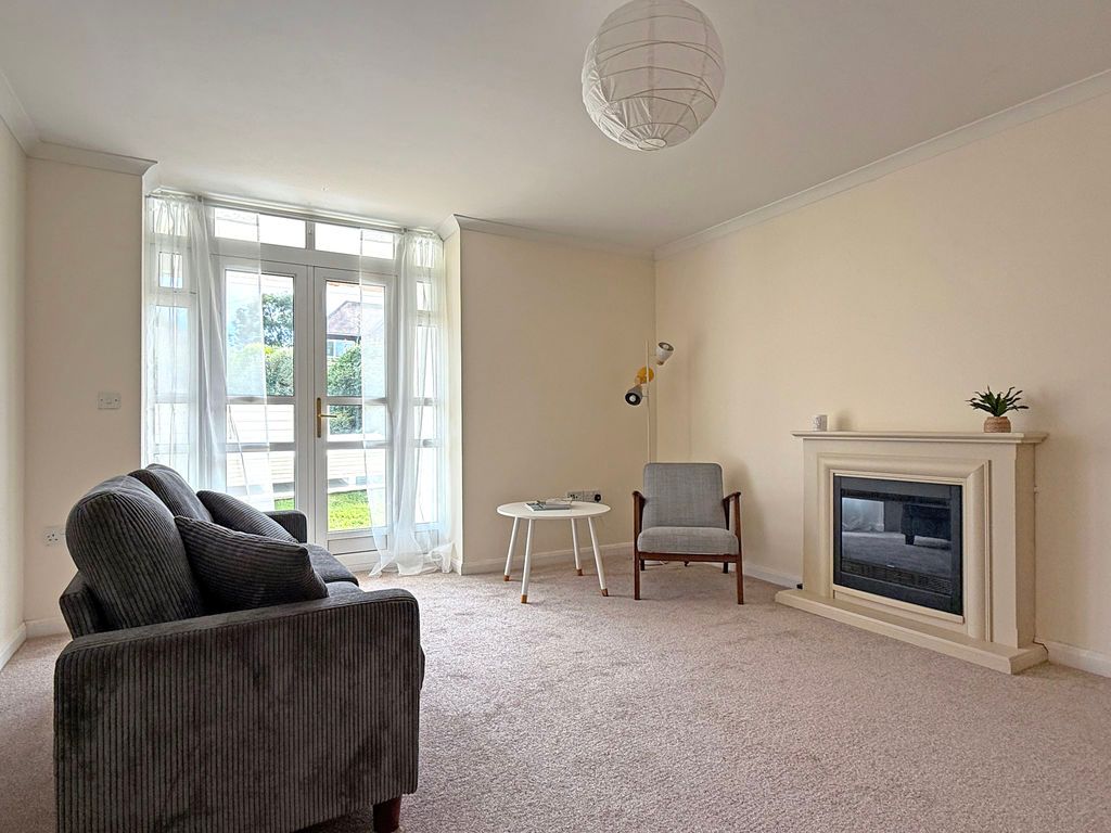 Property photo 1 of 12 Photo 8