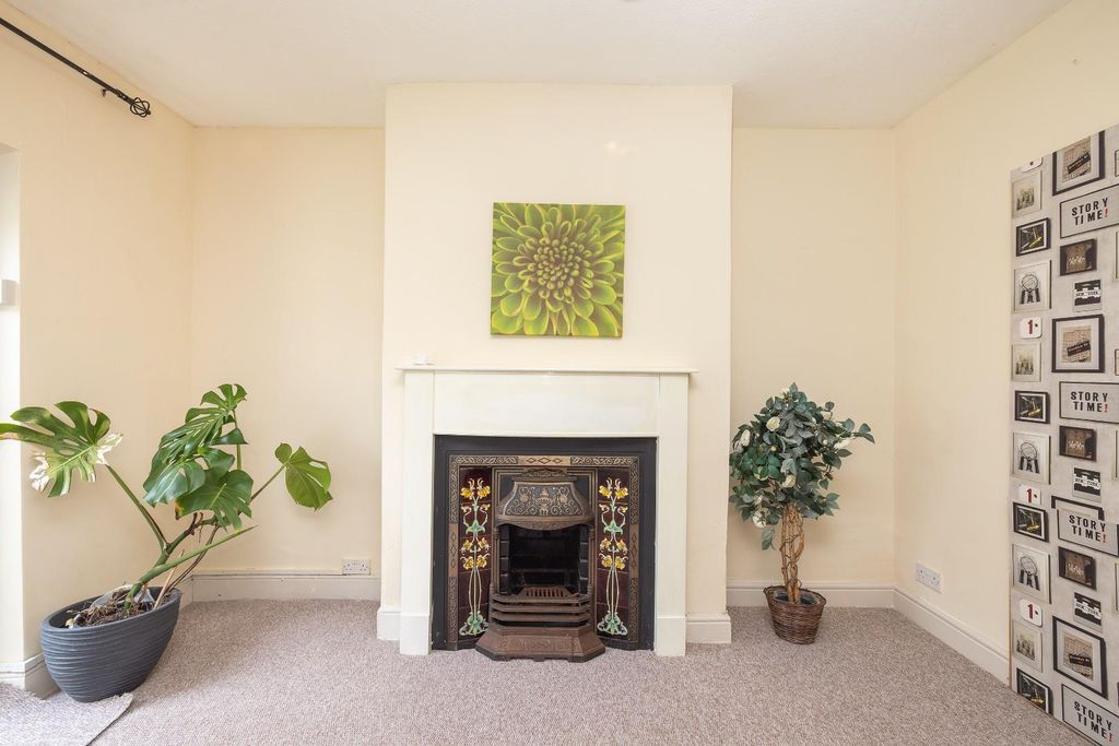 Property photo 3 of 27 Char7075.Jpg