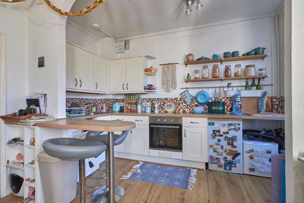 Property photo 3 of 6 Living Space