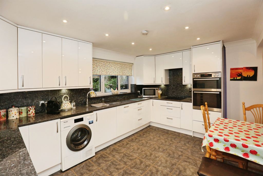 Property photo 2 of 23