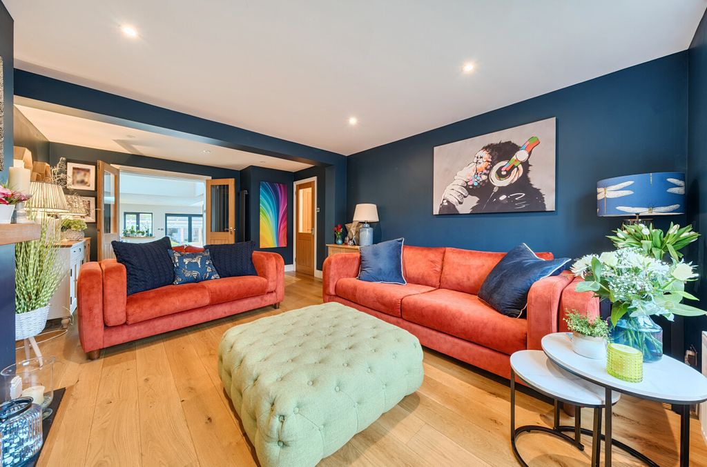 Property photo 3 of 13 1375208-13-6908c6...