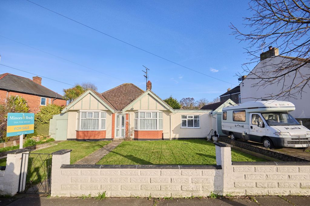 Property photo 1 of 28