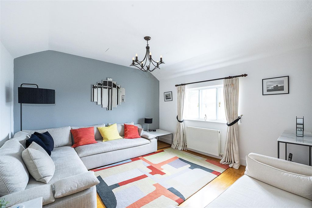 Property photo 2 of 13 7B-The-Hill-12.Jpg