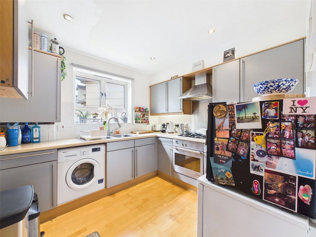 Property photo 3 of 11 Picture No. 02