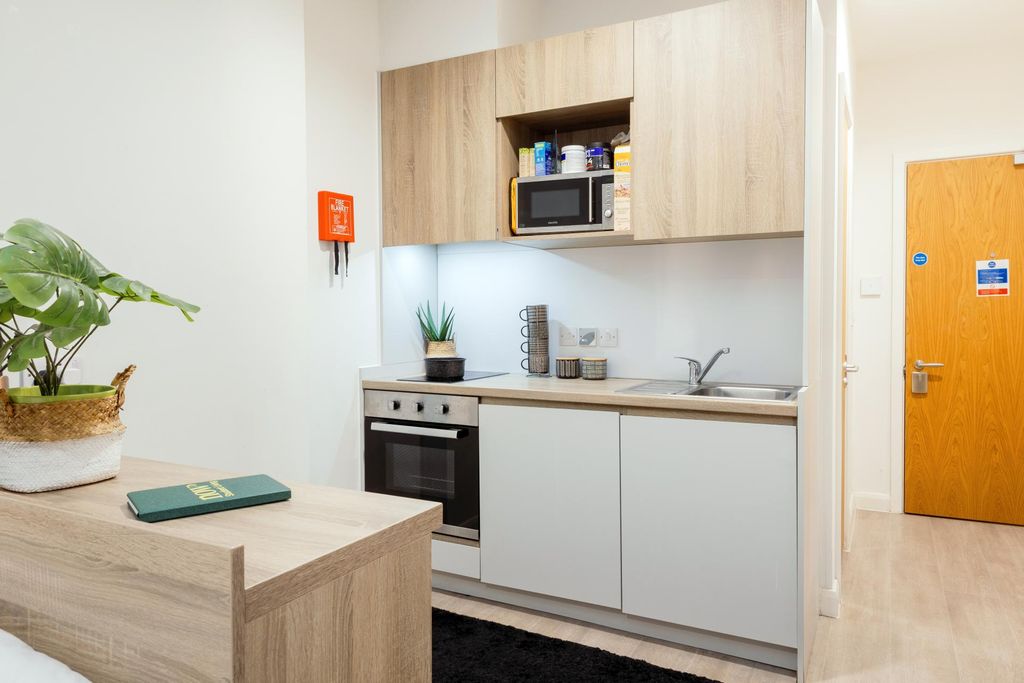 Property photo 3 of 13 8832947.Jpg