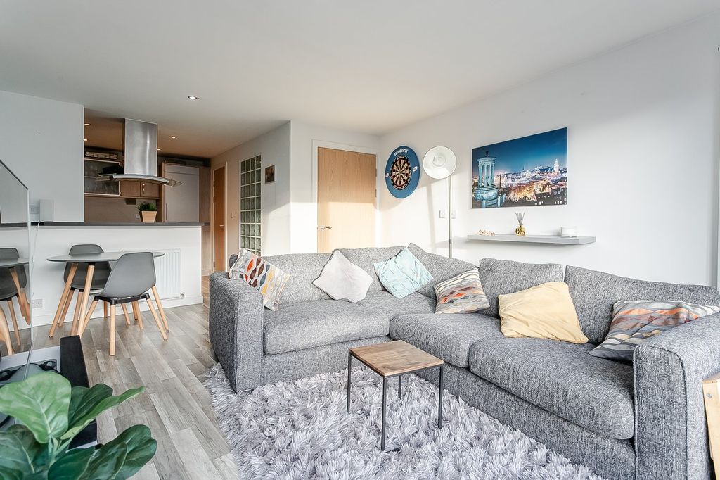 Property photo 3 of 23