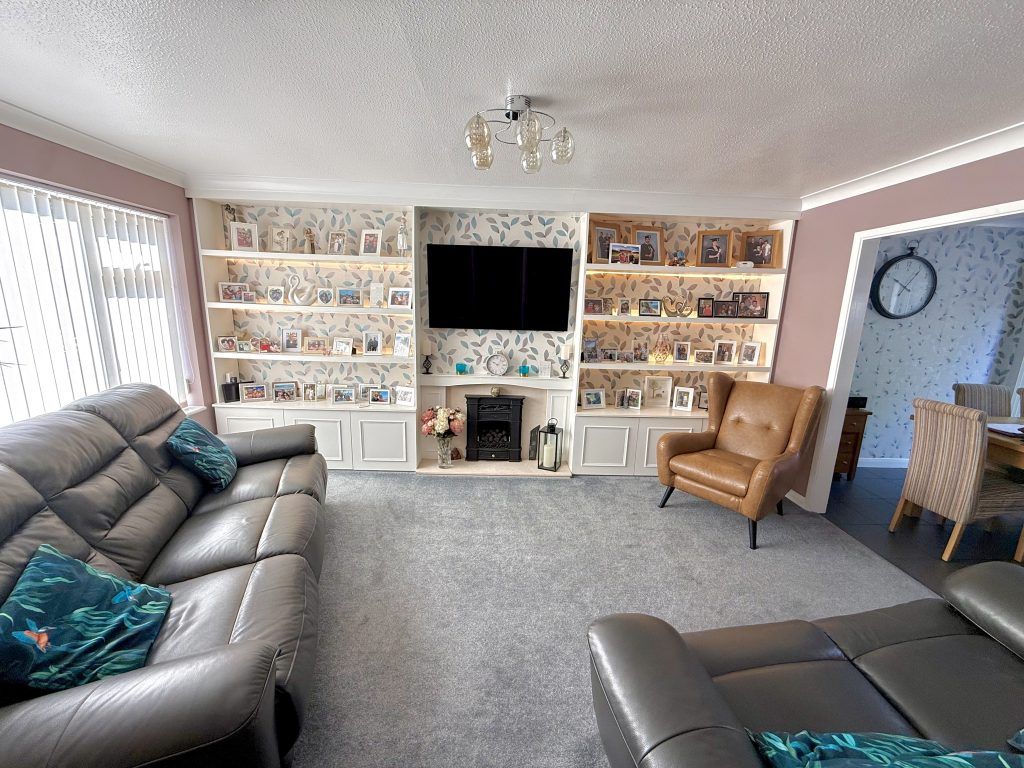 Property photo 2 of 21