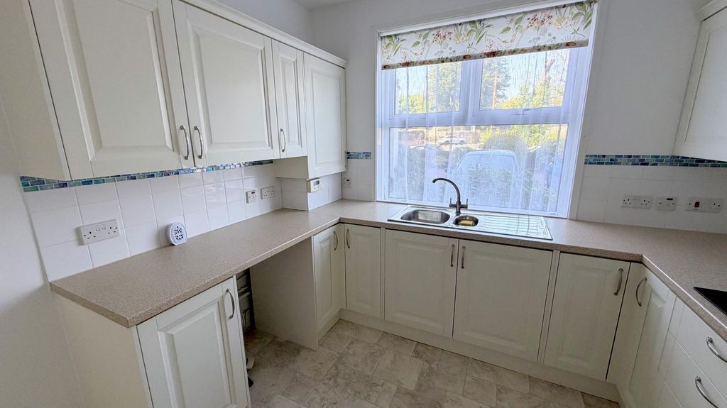 Additional image 8 of 3 bed flat for saleSt. Johns Road, Meads, Eastbourne BN20