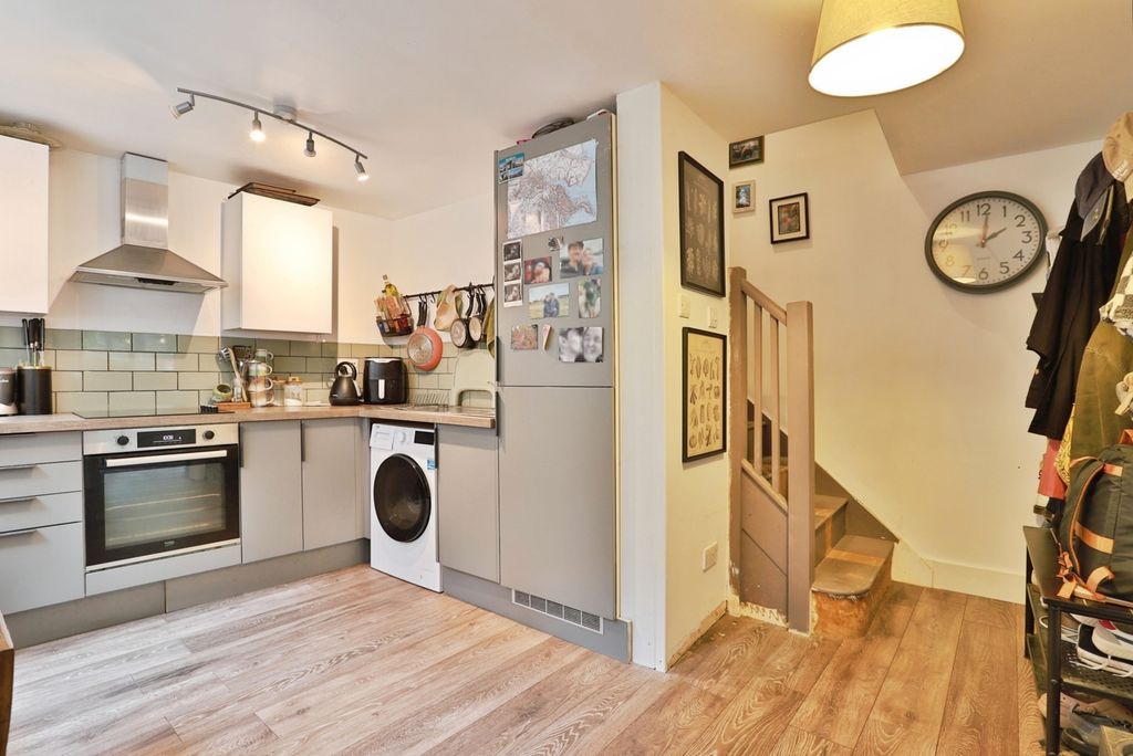Property photo 3 of 20 Pbox-Img.Jpg