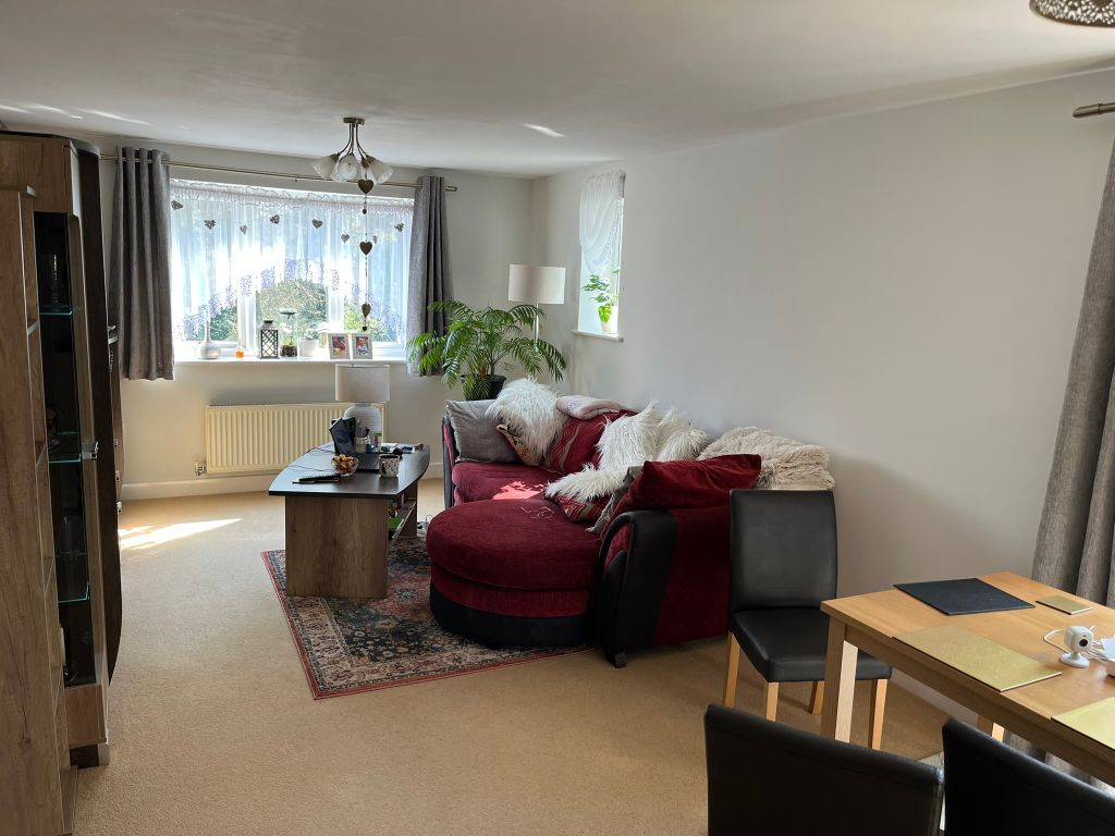 Property photo 3 of 5 Living Room