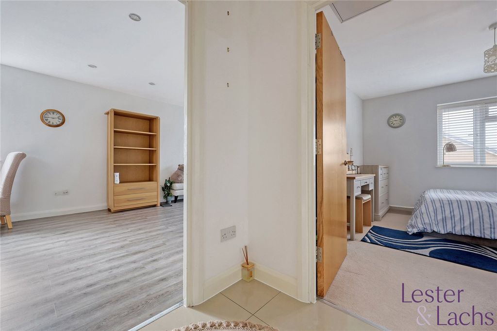 Property photo 3 of 12 Picture No. 06