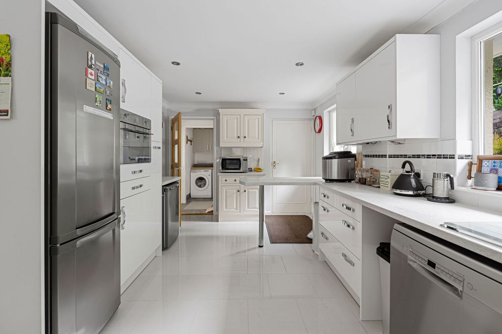 Property photo 3 of 20