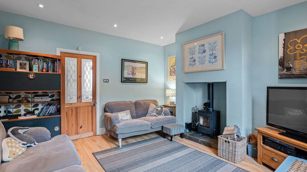 Property photo 3 of 18