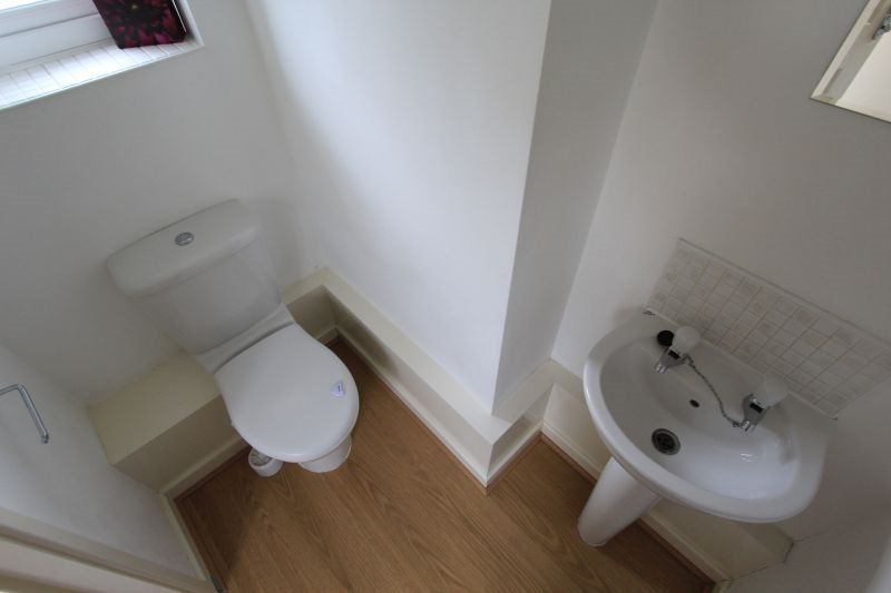 Property photo 2 of 11 Cloakroom