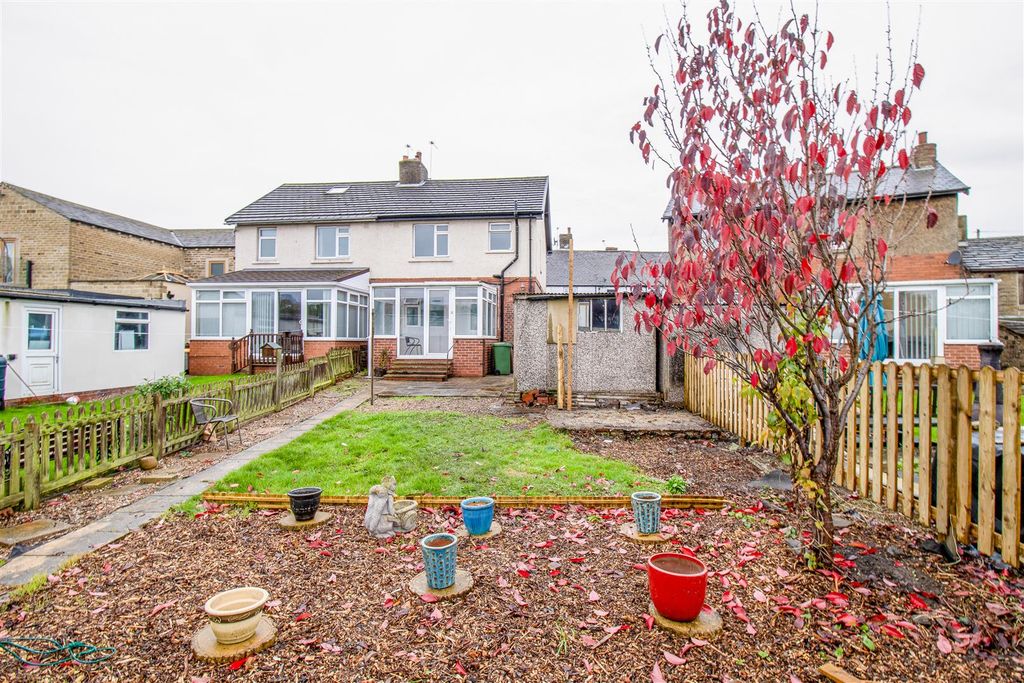 Property photo 3 of 10 Outside