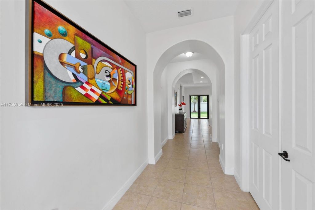 Property photo 2 of 42 <Alttext/>