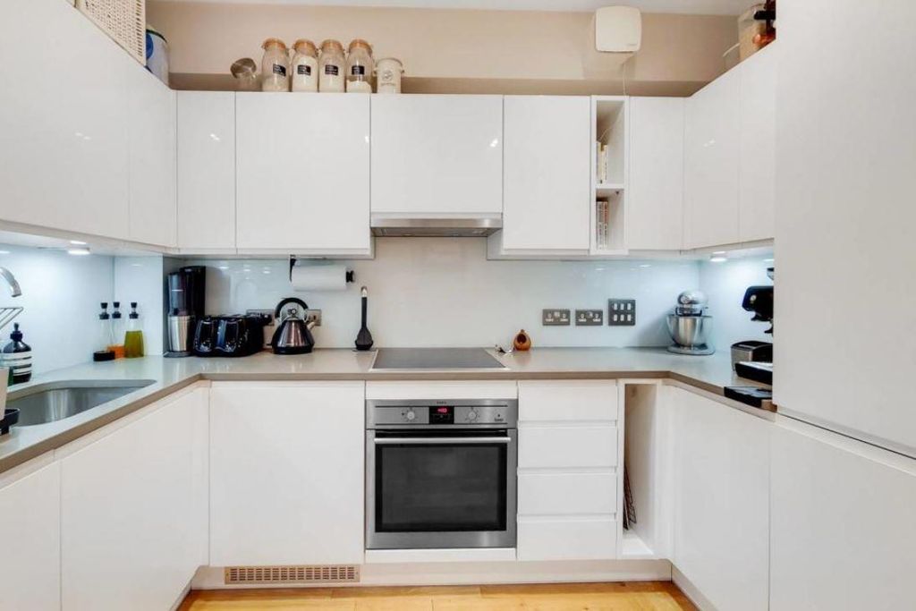 Property photo 1 of 4 Kitchen 2.Jpg