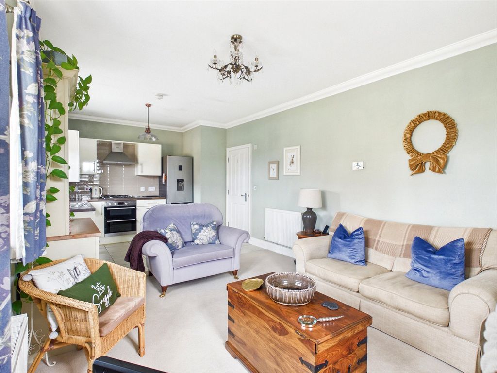 Additional image 6 of 1 bed flat for saleWarren Avenue, Saxmundham, Suffolk IP17