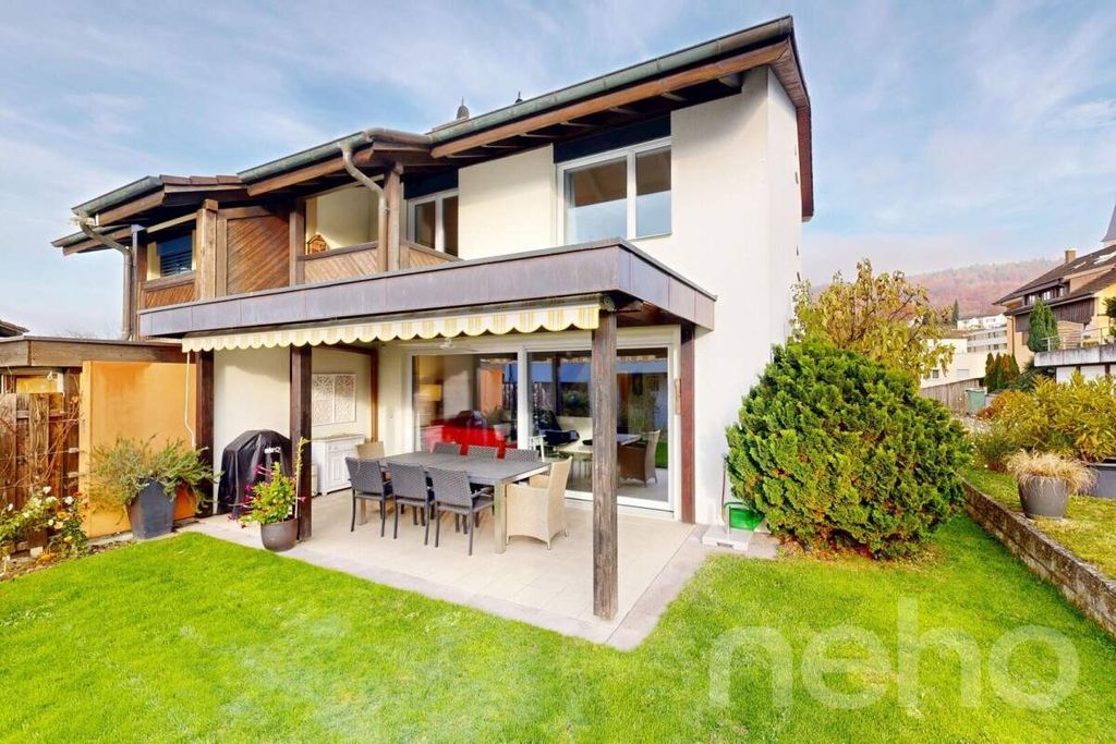 Property photo 1 of 12