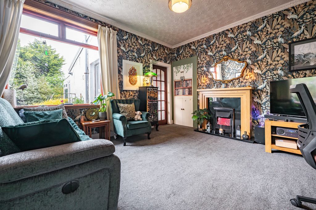 Property photo 3 of 35