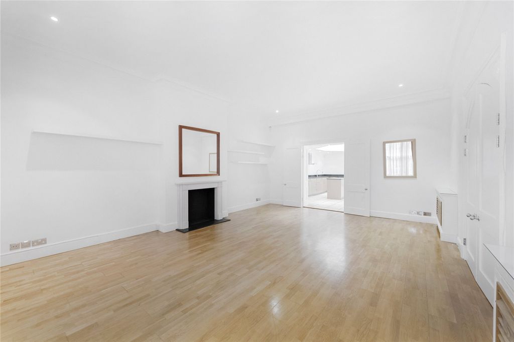 Property photo 3 of 9 Reception