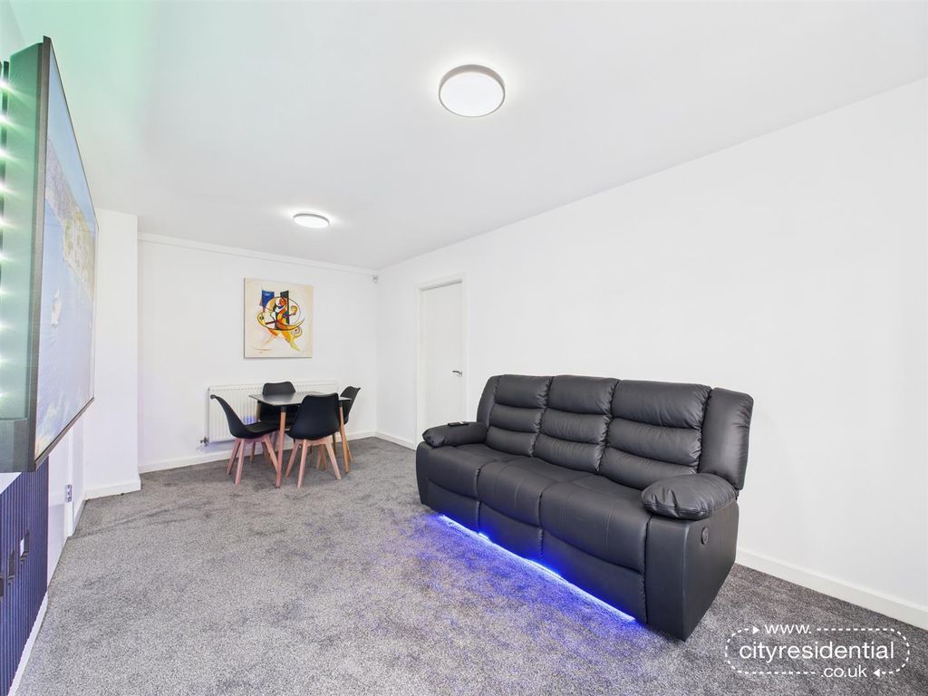 Property photo 2 of 16 Living Room