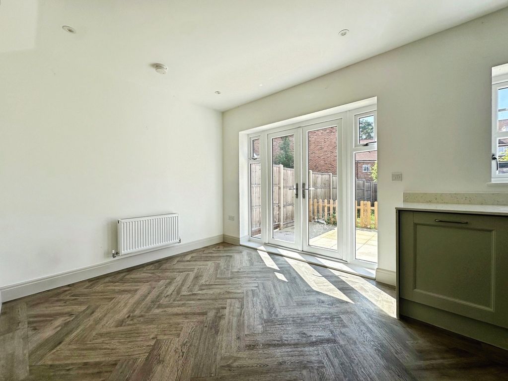 Property photo 3 of 12 Pbox-Img.Jpg