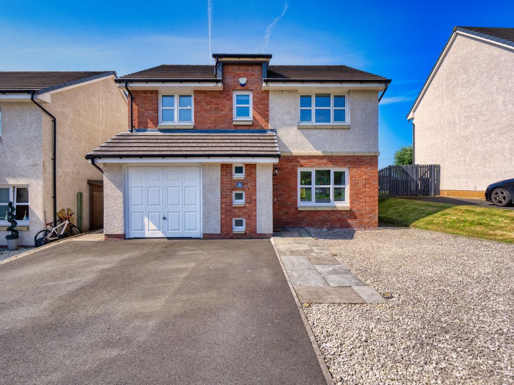 Property photo 1 of 24 4 Bedroom Detached For Sale