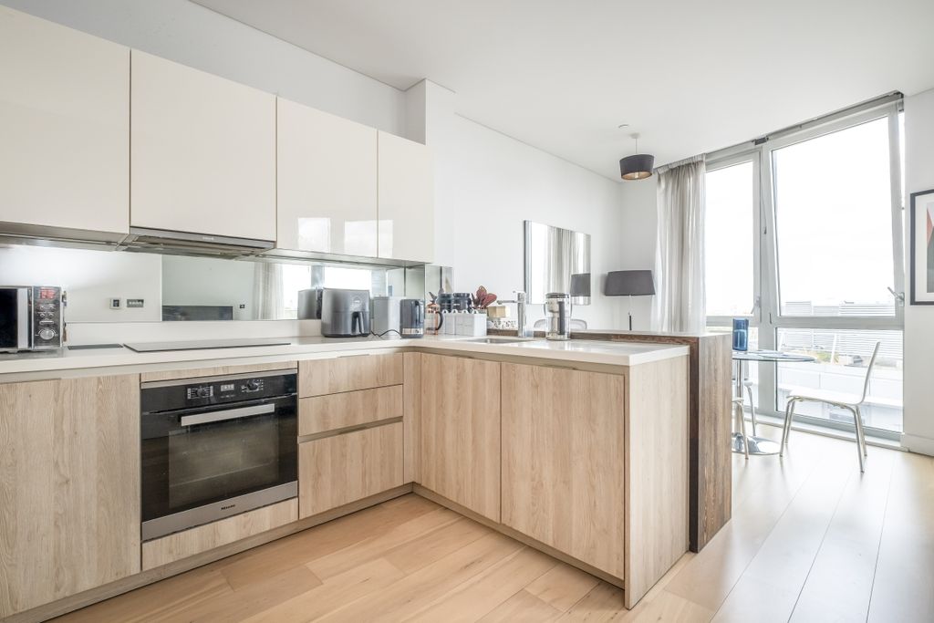 Property photo 1 of 8 704-Grand-Tower-0001