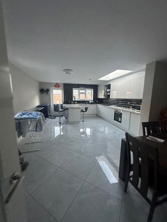 Property photo 2 of 3