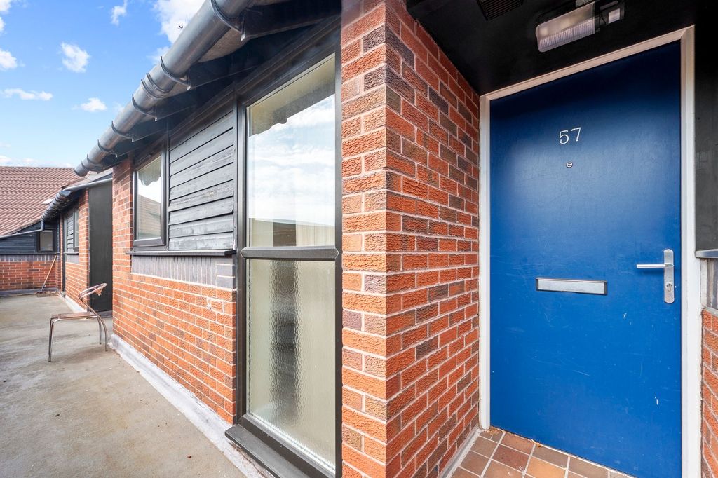 Property photo 1 of 21