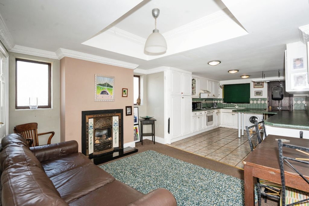 Property photo 2 of 17 Kitchen/Living Room