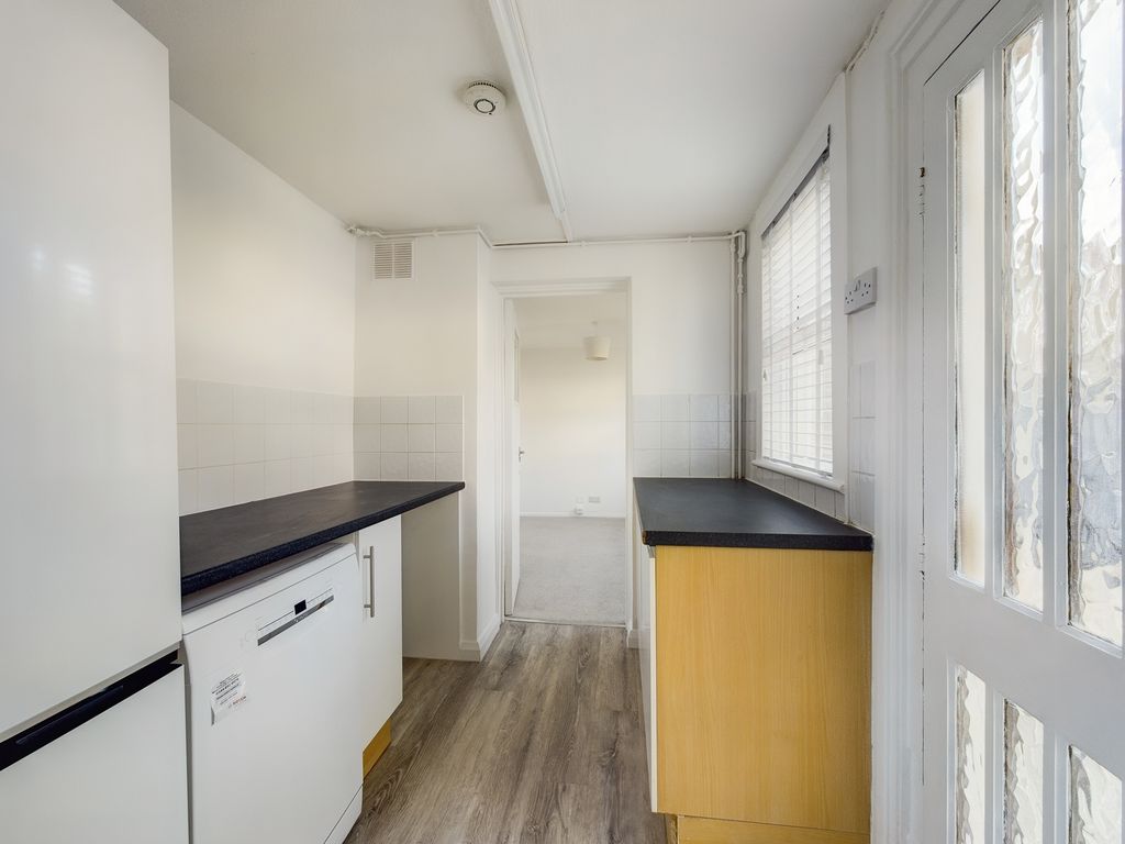 Property photo 3 of 12 Cam01080G0-Pr0118-Still002